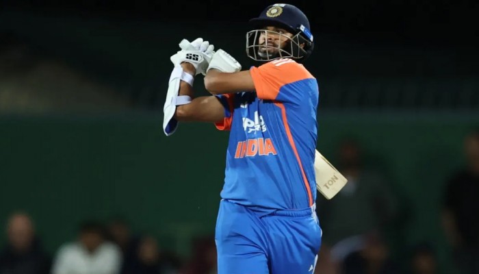 ‘ভয়ংকর সুন্দর’ ব্যাটিংয়ে সমতায় ফিরল ভারত