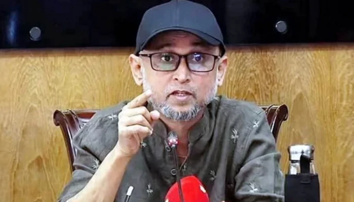 বিচারের রায় ঘনিয়ে আসায় উন্মাদ হয়ে এখন নতুন ‘থিওরি’: উপদেষ্টা ফারুকী