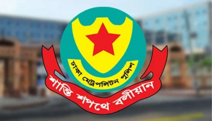 ঢাকায় পুলিশের গাড়িতে আগুন নিছক দুর্ঘটনা: ডিএমপি