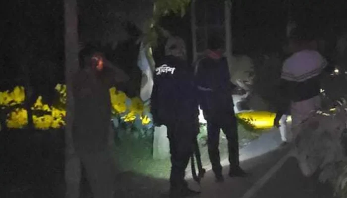 মধ্যরাতে কিশোরগঞ্জের গ্রামীণ ব্যাংকে আগুন