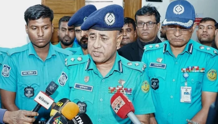 আটকের পর গণমাধ্যমে বক্তব্য, ব্যাখ্যা দিলেন পুলিশ কমিশনার