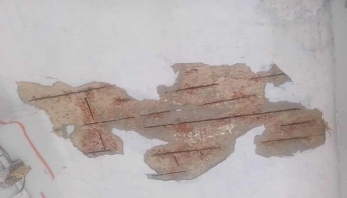 রাবির শেরে বাংলা হল যেন মৃত্যুফাঁদ: দেয়াল-ছাদে ফাটল, খসে পড়ছে পলেস্তরা