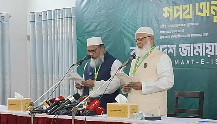 নতুন করে শপথ নিতে গিয়ে কান্নায় ভেঙে পড়লেন শফিকুর রহমান