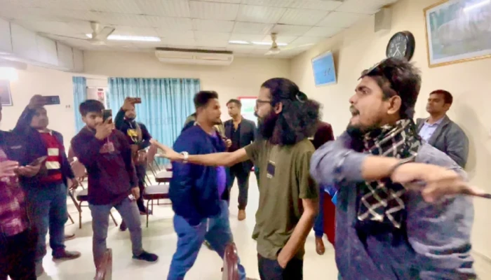 রাজশাহীতে সাংবাদিকদের তালাবদ্ধ রাখার হুমকি দেওয়া যুবশক্তির দুই নেতাকে অব্যাহতি