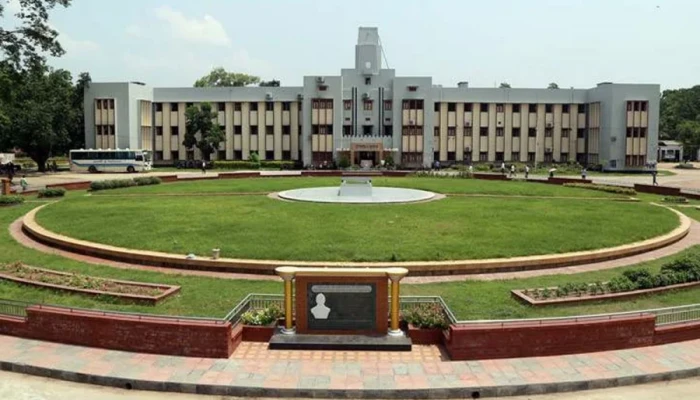 বিভিন্ন অভিযোগে রাবির তিন শিক্ষক বরখাস্ত, পাঁচ শিক্ষার্থী দণ্ডিত