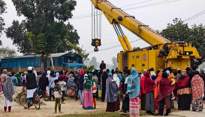 দুর্ঘটনার সময় ট্রেনের গতি ছিল ২০ কিলোমিটার