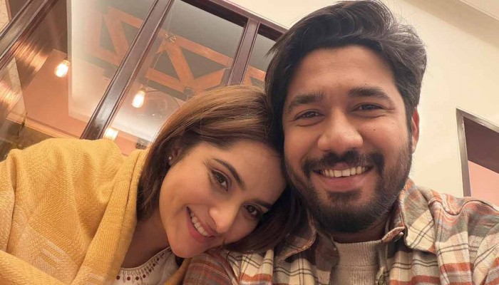 কেয়া পায়েল–খায়রুল বাসারের ছবি ঘিরে জল্পনা