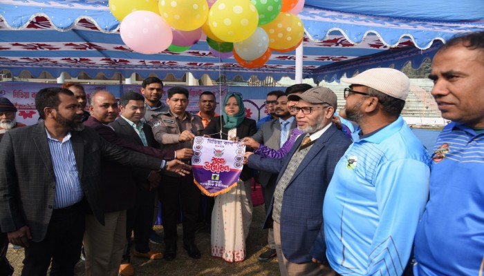 আরইউজে'র উদ্যোগে জমকালো আয়োজনে মিডিয়া কাপ উদ্বোধন