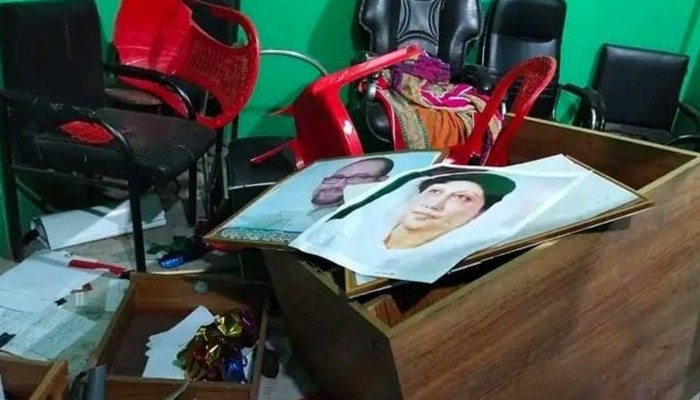 বিড়ি চাওয়াকে কেন্দ্র করে বিএনপি অফিস ভাঙচুর