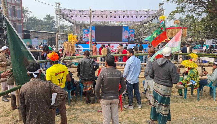 নওগাঁয় তারেক রহমানের জন্য প্রস্তুত মঞ্চ, আসছেন নেতাকর্মীরা