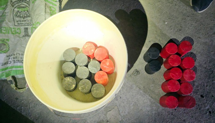 রাজশাহীতে ২৪টি ককটেল ও ৪০টি দেশীয় অস্ত্র উদ্ধার