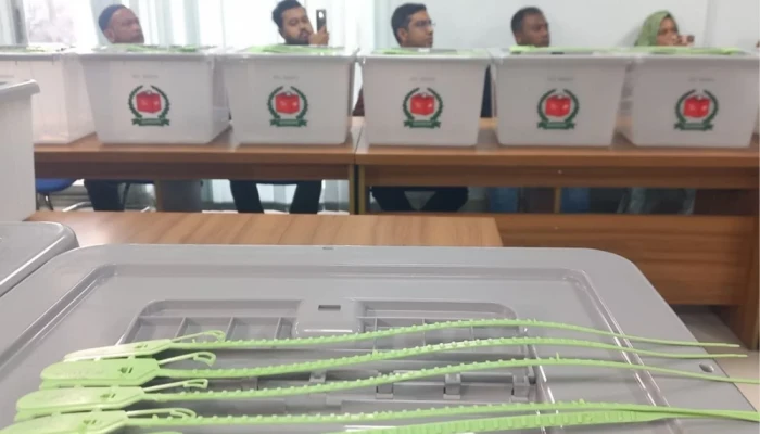 দেশের ভেতর থেকে ৬ লাখ ৪৮ হাজার পোস্টাল ব্যালট রিটার্নিং কর্মকর্তাদের কাছে এসেছে: ইসি