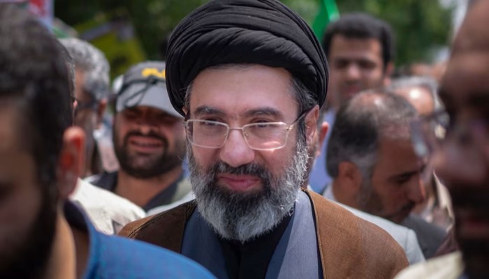 ইরানে সম্ভাব্য নতুন সর্বোচ্চ নেতা মোজতবা খামেনির পরিচয়