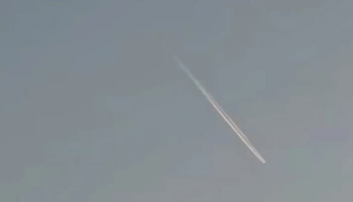 কুড়িগ্রামের আকাশে রহস্যময় ‘মিসাইল সাদৃশ্য’ আলো!