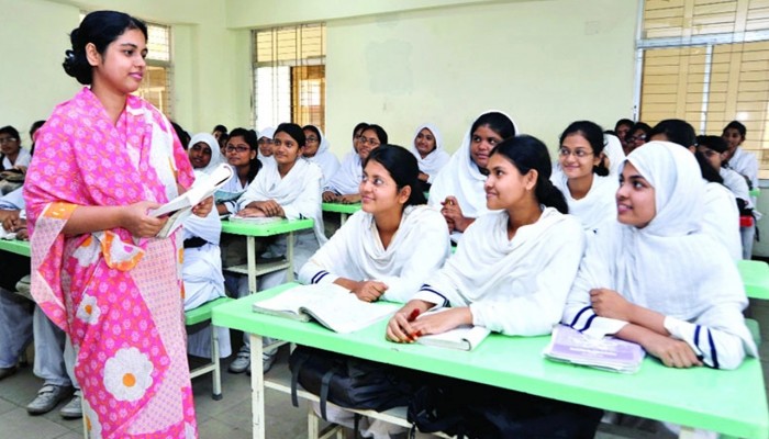 শিক্ষাপ্রতিষ্ঠানে লম্বা ছুটি: অতিরিক্ত ক্লাস নিয়ে যা জানা গেল