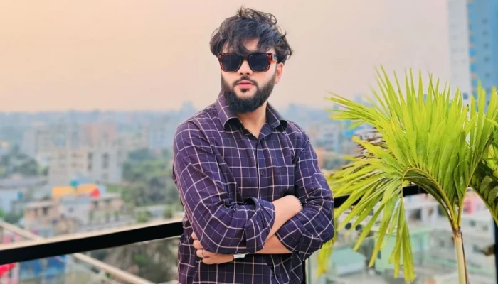 মিরপুর চিড়িয়াখানার সামনে থেকে আটক কনটেন্ট ক্রিয়েটর আর এস ফাহিম