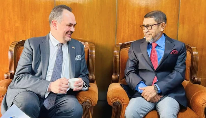 স্বাস্থ্যমন্ত্রীর সঙ্গে ফলপ্রসূ বৈঠক হয়েছে : মা‌র্কিন রাষ্ট্রদূত