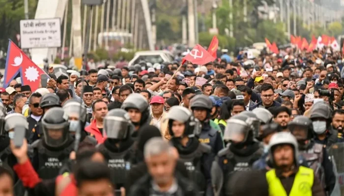 নেপালে সাবেক প্রধানমন্ত্রীর মুক্তির দাবিতে বিক্ষোভ