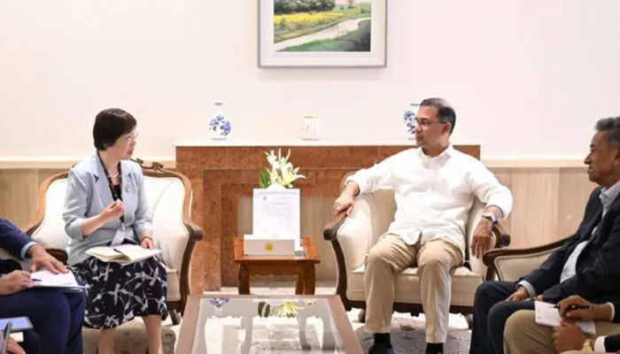 প্রধানমন্ত্রীর সঙ্গে এআইআইবির প্রতিনিধি দলের সাক্ষাৎ