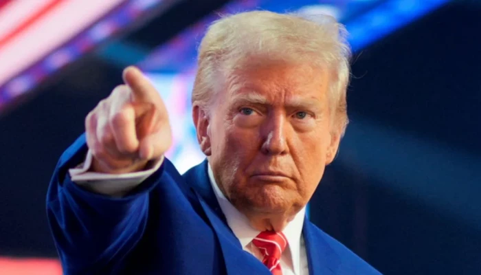 ইরানকে অস্ত্র দিলে ‘গুরুতর পরিণতি’ ভোগ করবে চীন: ট্রাম্প