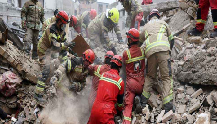 তেহরানে হামলা: ধ্বংসস্তূপ থেকে ৯৬০ জন জীবিত উদ্ধার