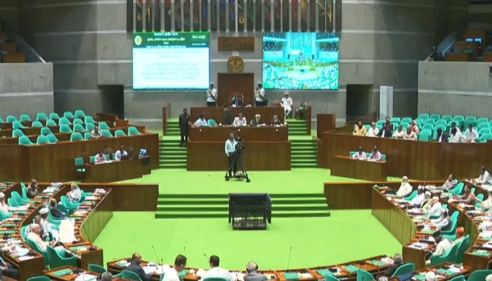 মুলতবি শেষে ফের বসেছে সংসদ অধিবেশন