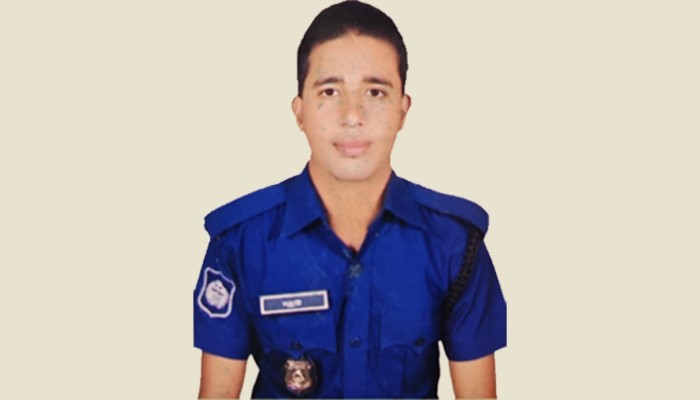 নিজের অস্ত্রের গুলিতে পুলিশ সদস্যের ‘আত্মহত্যা’