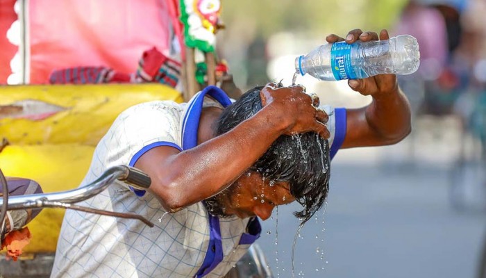 সারাদেশে গরমের দাপট, নেই বৃষ্টির সম্ভাবনা