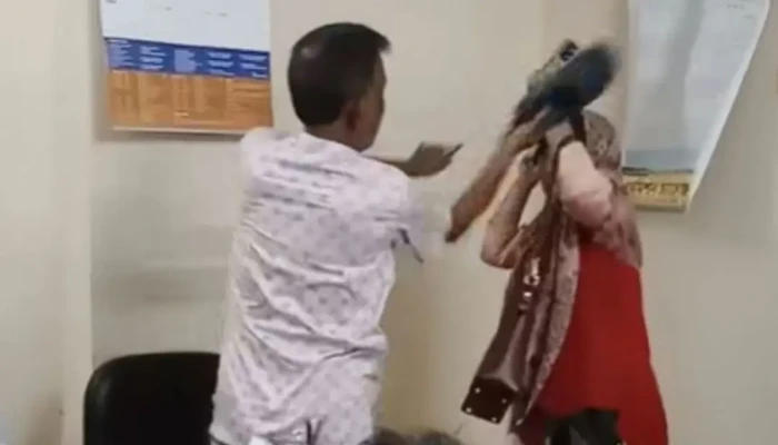 কলেজ শিক্ষিকাকে পেটানোর ঘটনায় বিএনপি নেতাকে বহিষ্কার