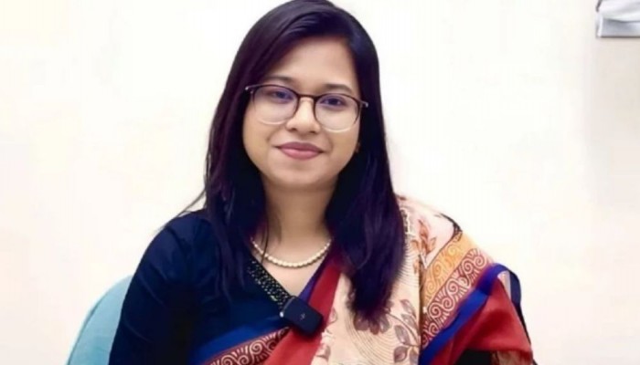 প্রার্থিতা ফেরাতে ইসিতে যাচ্ছেন মনিরা শারমিন