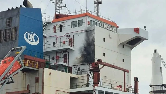 ইউক্রেন উপকূলে চীনা জাহাজে ড্রোন হামলা চালাল রাশিয়া