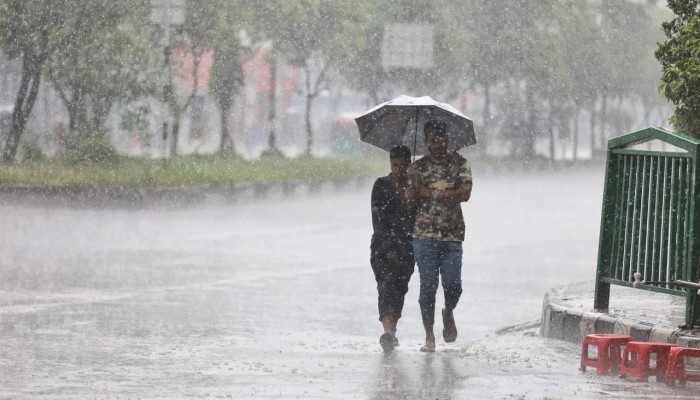 দুপুর ১টার মধ্যে ৩ অঞ্চলে ৮০ কিমি বেগে ঝড়ের শঙ্কা