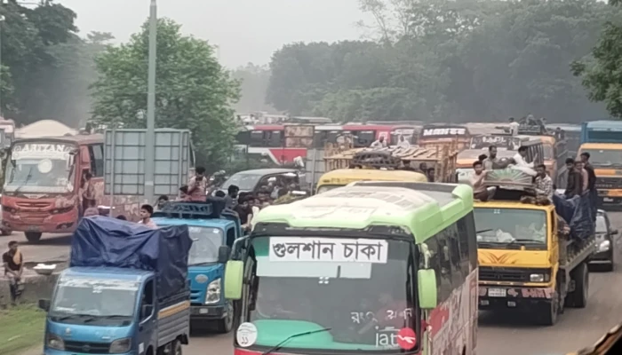 ঢাকা-টাঙ্গাইল মহাসড়কে ১৩ কিমি যানজট