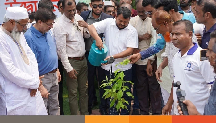 রাজশাহীতে ২ লাখ ৫০ হাজার গাছ লাগানোর লক্ষ্যমাত্রা উদ্বোধন করলেন রাসিক প্রশাসক