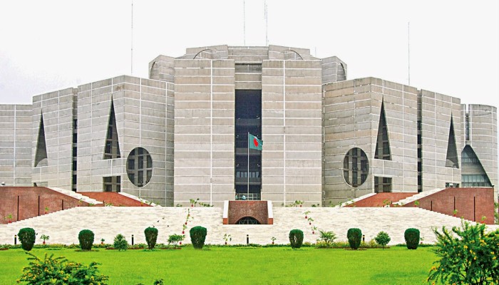 বাজেটে কমতে ও বাড়তে পারে যেসব পণ্যের দাম