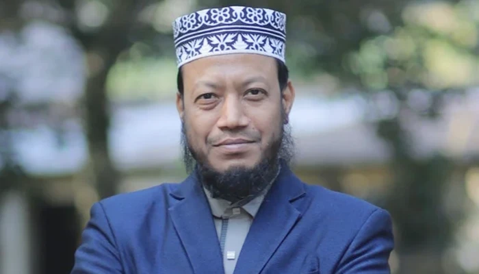 আত্মসমর্পণ করতে সিরাজগঞ্জ যাচ্ছেন আমির হামজা