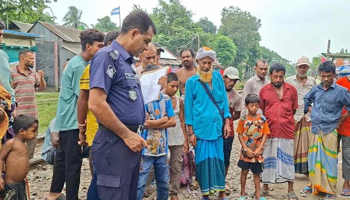 নরসিংদীতে ট্রেনে কাটা পড়ে অজ্ঞাত ব্যক্তির মৃত্যু