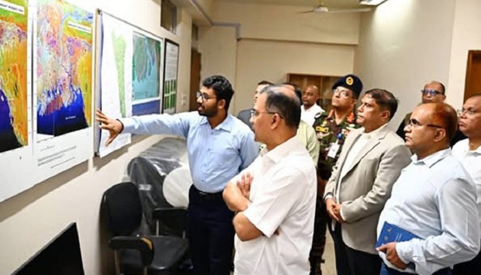 মহাকাশ গবেষণা প্রতিষ্ঠান ‘স্পারসো’ আকস্মিক পরিদর্শনে প্রধানমন্ত্রী