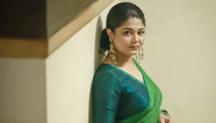 বিয়ে ও অন্তঃসত্তা হওয়ার খবর একসঙ্গে দিলেন মৌসুমী