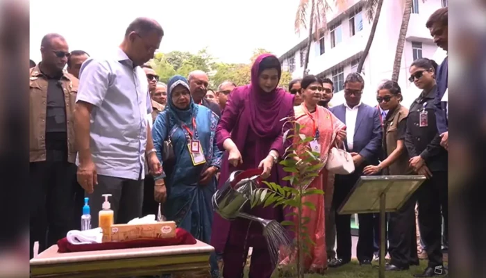 ঢামেকের প্রতিষ্ঠাবার্ষিকীতে প্রধানমন্ত্রী, উদ্বোধন করলেন বৃক্ষরোপণ কর্মসূচির