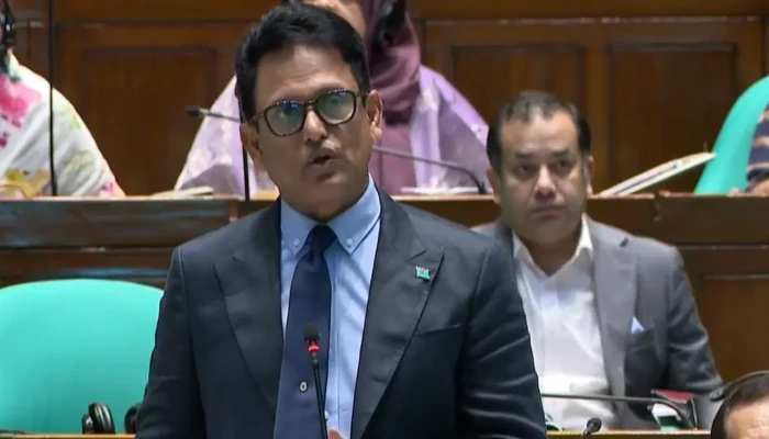 শিক্ষার্থীদের পড়ার টেবিলে ফিরে যাওয়ার আহ্বান, প্রয়োজনে ফের পরীক্ষা