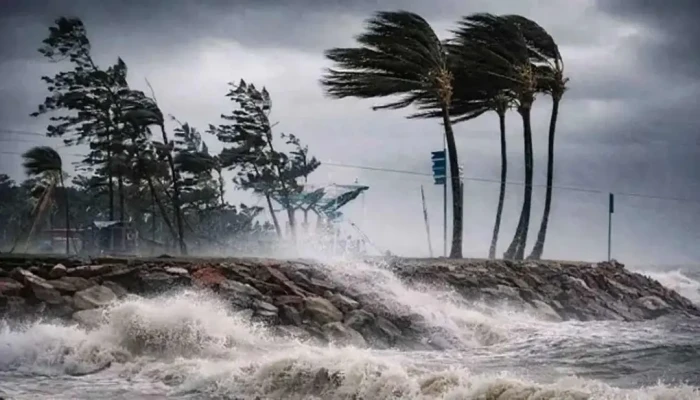 ঝোড়ো হাওয়া-বজ্রবৃষ্টির আশঙ্কা, আট নদীবন্দরে ১ নম্বর সতর্কসংকেত