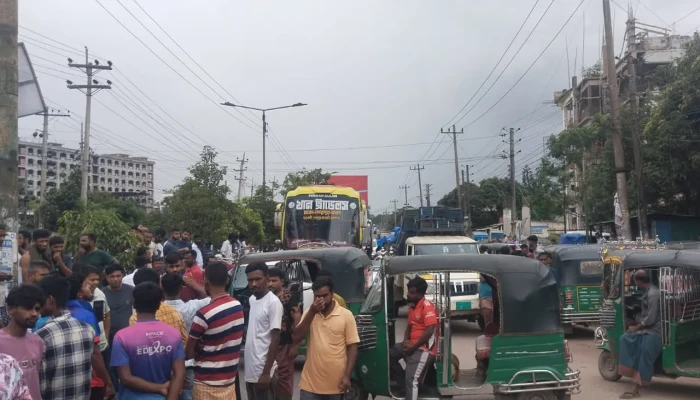 ঢাকা-ময়মনসিংহ মহাসড়ক অবরোধ