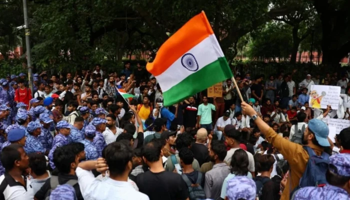 ধর্মেন্দ্র প্রধানের পদত্যাগেও থামছেনা ককরোচদের আন্দোলন, দুই দফা দাবি