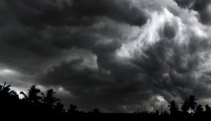 ঢাকাসহ ১৩ জেলায় ঝোড়ো হাওয়া-বজ্রবৃষ্টির শঙ্কা, নদীবন্দরে ১ নম্বর সতর্কসংকেত