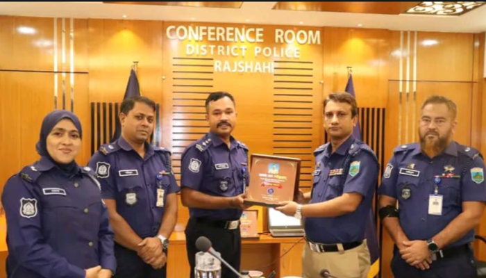 বিদায়বেলায় রাজশাহী জেলা পুলিশের ভালোবাসা পেলেন দুই শিক্ষানবিশ এএসপি