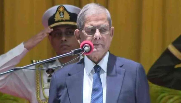 শপথ নিলেন নবনির্বাচিত রাষ্ট্রপতি