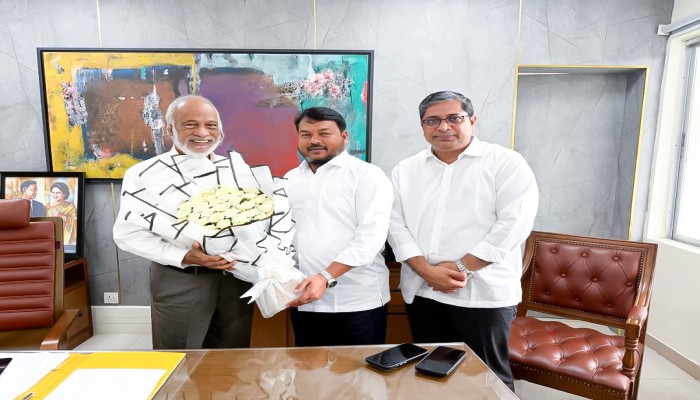 নবনিযুক্ত স্থানীয় সরকার,পল্লী উন্নয়ন ও সমবায় মন্ত্রীর সাথে রাসিক প্রশাসকের সৌজন্য সাক্ষাৎ