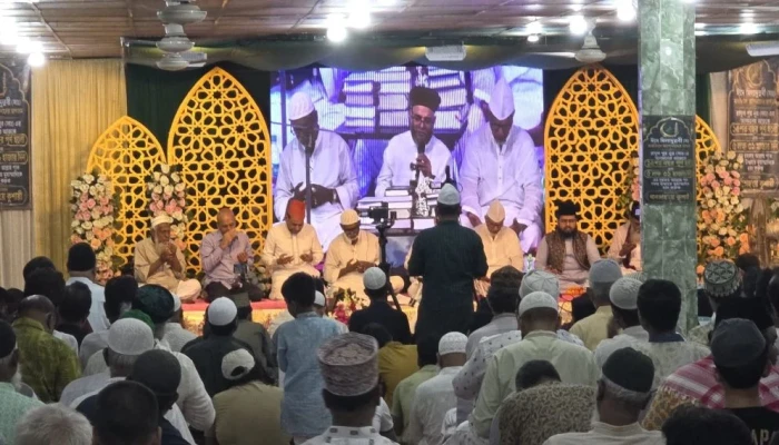 ঈদে মিলাদুন্নবী (সা.) উপলক্ষে পুরান ঢাকায় দোয়া ও মাহফিল অনুষ্ঠিত