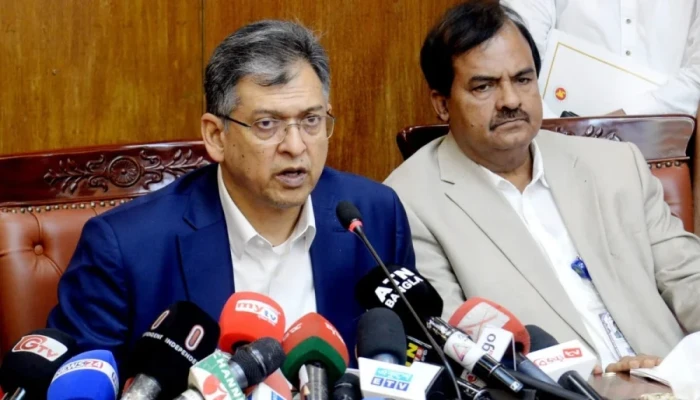দুর্গাপূজা পালনে সকল নিরাপত্তা প্রস্তুতি সম্পন্ন: স্বরাষ্ট্রমন্ত্রী